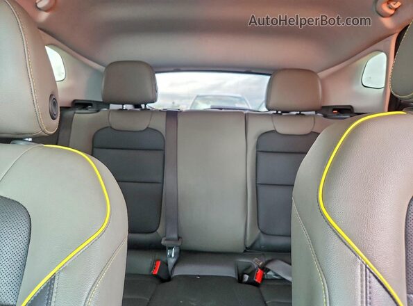 KL77LKE23RC069995 2024 CHEVROLET TRAX Silver უკანა სავარძლების ხედი
