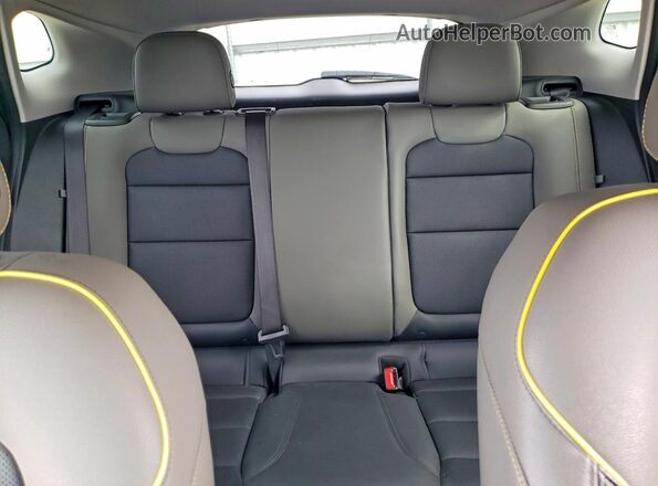KL77LKE24RC065325 2024 CHEVROLET TRAX Maroon Vista de los asientos traseros