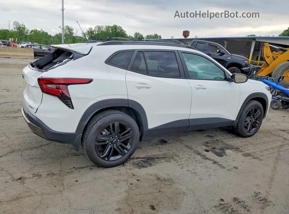 KL77LKE27RC223690 2024 CHEVROLET TRAX Белый Задняя правая четверть
