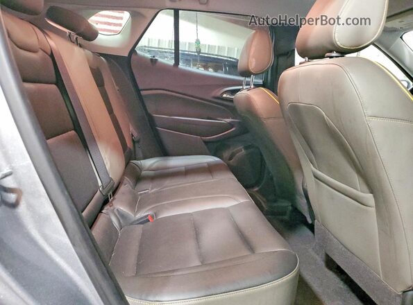 KL77LKE28RC066252 2024 CHEVROLET TRAX Gray Widok wnętrza z tyłu