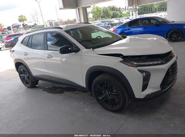 KL77LKE28RC164813 2024 CHEVROLET TRAX White Вид задньої частини салону
