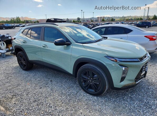 KL77LKEP0SC321803 2025 CHEVROLET TRAX Green Przód prawy