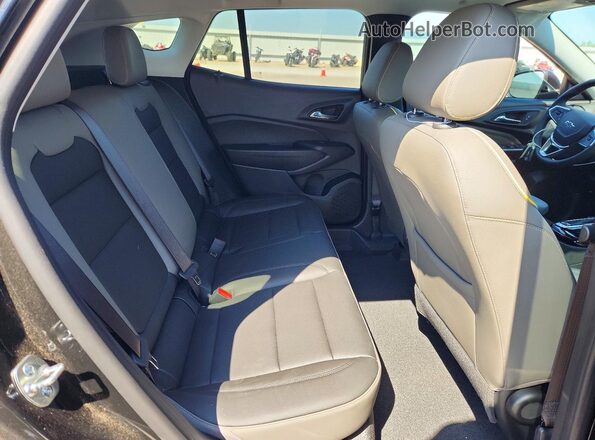 KL77LKEP0TC166056 2026 CHEVROLET TRAX Black Rear interior view