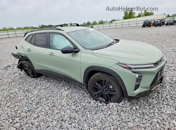 KL77LKEP2SC058956 2025 CHEVROLET TRAX Green Передня права чверть
