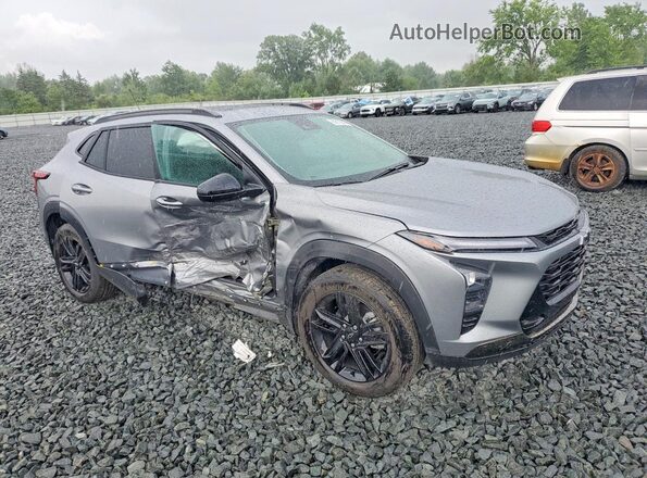 KL77LKEP2SC063493 2025 CHEVROLET TRAX Silver Delantero derecho