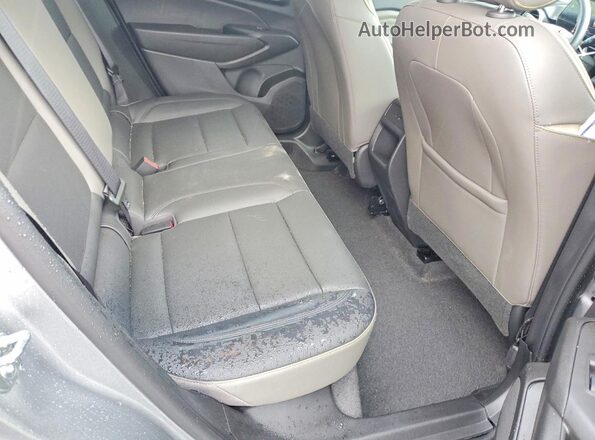 KL77LKEP2SC063493 2025 CHEVROLET TRAX Silver Vista interior trasera