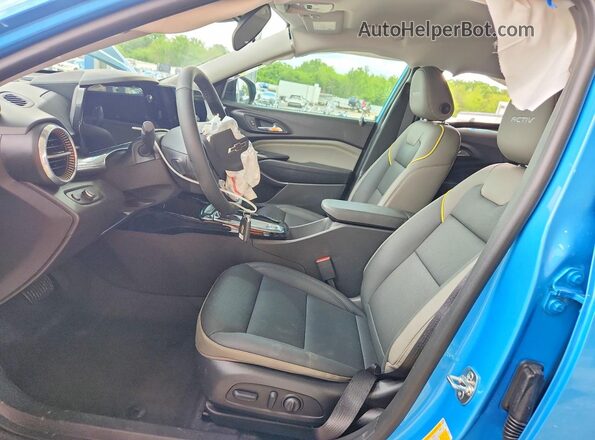 KL77LKEP2TC127355 2026 CHEVROLET TRAX Синий Вид салона спереди