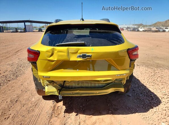 KL77LKEP3SC051871 2025 CHEVROLET TRAX Желтый Вид сзади