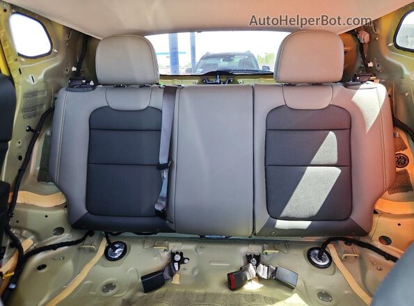 KL77LKEP3SC051871 2025 CHEVROLET TRAX Желтый Вид задних сидений