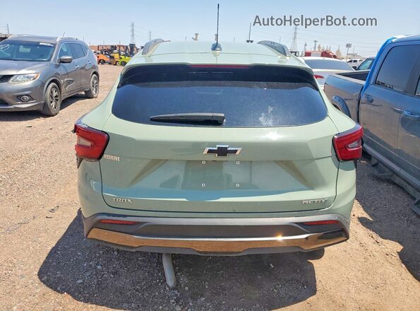 KL77LKEP3SC116363 2025 CHEVROLET TRAX Green Widok z tyłu