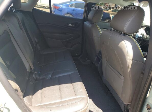 KL77LKEP3SC116363 2025 CHEVROLET TRAX Green Widok wnętrza z tyłu