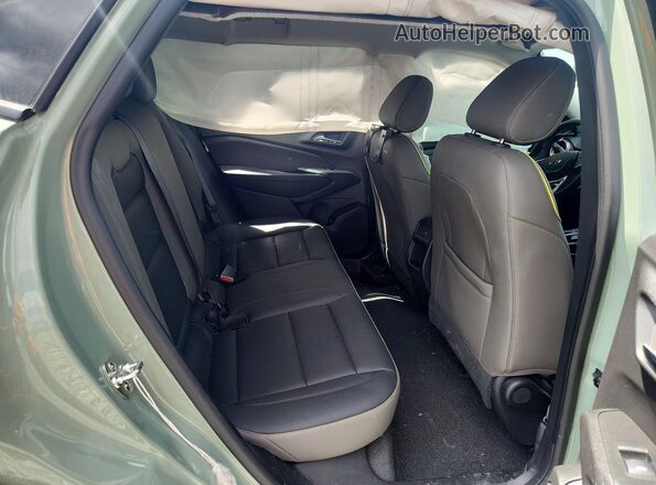 KL77LKEP3SC272368 2025 CHEVROLET TRAX Green Vista de los asientos traseros