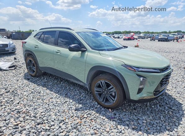 KL77LKEP3SC272368 2025 CHEVROLET TRAX Green Delantero derecho