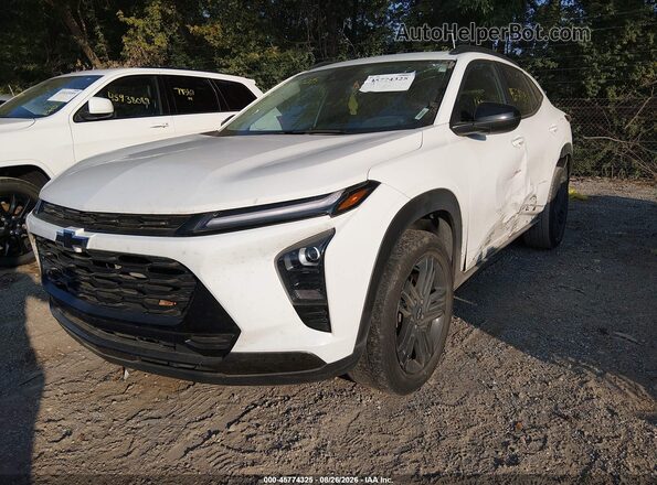 KL77LKEP4SC152465 2025 CHEVROLET TRAX White Передня ліва чверть