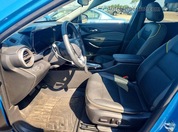 KL77LKEP4TC002342 2026 CHEVROLET TRAX Blue Вид салону спереду