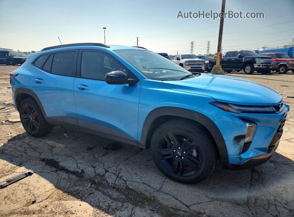 KL77LKEP4TC002342 2026 CHEVROLET TRAX Blue Передня права чверть