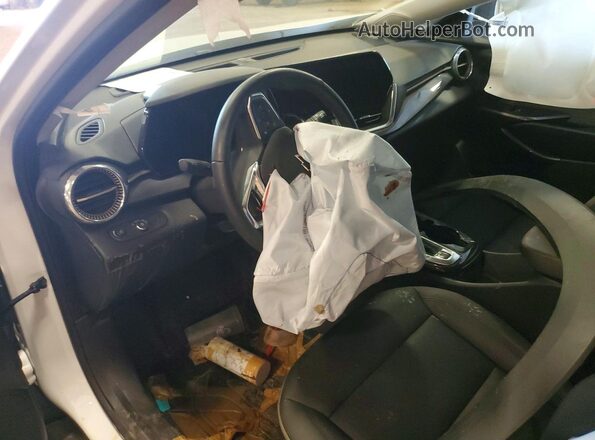 KL77LKEP5SC178797 2025 CHEVROLET TRAX White Vista del salpicadero