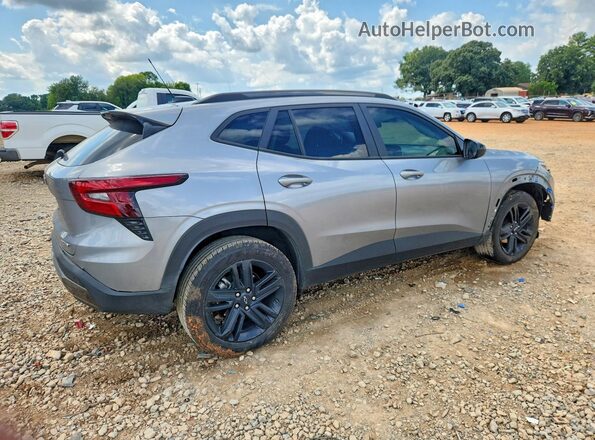 KL77LKEP6SC273224 2025 CHEVROLET TRAX Gray უკანა მარჯვენა