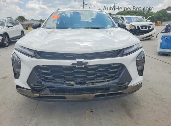 KL77LKEP7SC035804 2025 CHEVROLET TRAX White Вид спереду