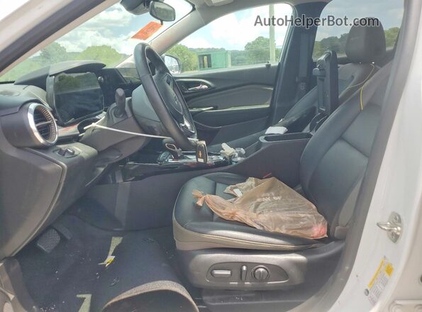 KL77LKEP7SC035804 2025 CHEVROLET TRAX White Вид салону спереду