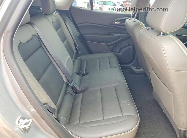 KL77LKEP7TC015389 2026 CHEVROLET TRAX Silver Vista interior trasera