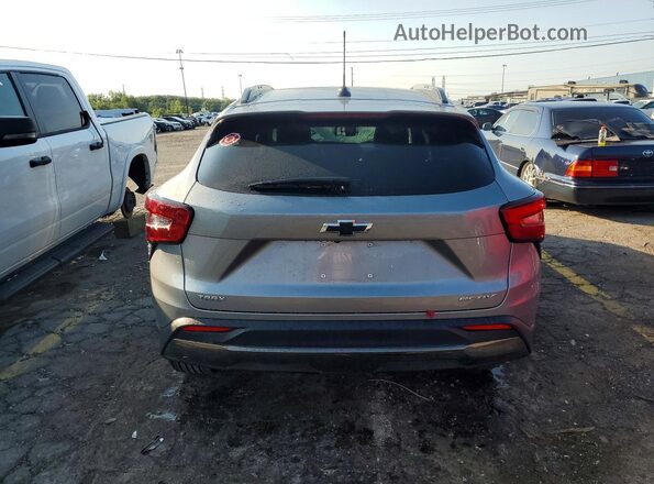 KL77LKEP8SC237082 2025 CHEVROLET TRAX Silver Rear view