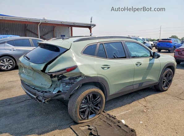 KL77LKEP8TC019323 2026 CHEVROLET TRAX Зеленый Задняя правая четверть