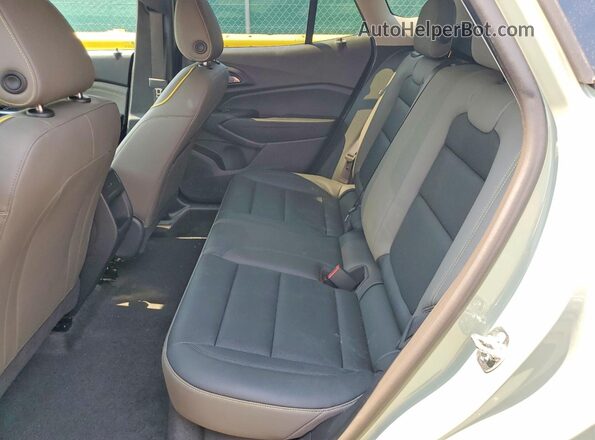 KL77LKEP8TC019323 2026 CHEVROLET TRAX Зеленый Вид задней части салона
