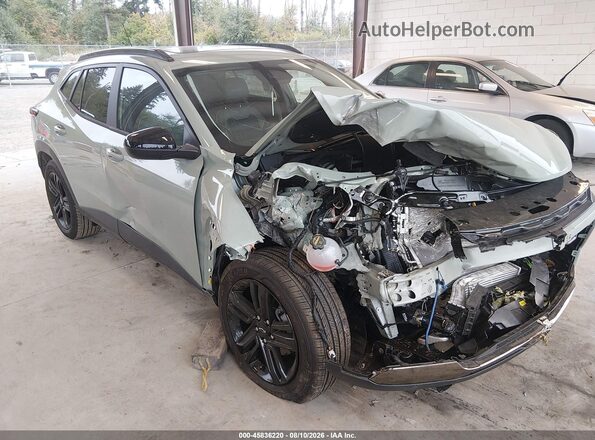 KL77LKEP8TC050281 2026 CHEVROLET TRAX Green Դիմացի տեսք