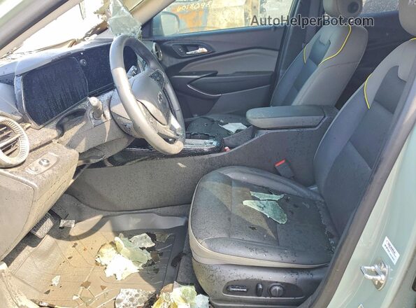 KL77LKEP9SC186918 2025 CHEVROLET TRAX Green Vista interior delantera