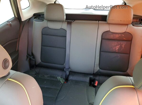 KL77LKEP9SC186918 2025 CHEVROLET TRAX Green Vista de los asientos traseros