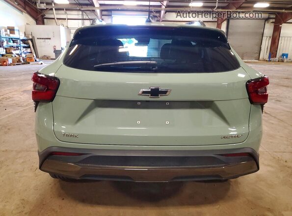 KL77LKEP9SC336445 2025 CHEVROLET TRAX Green Rear view