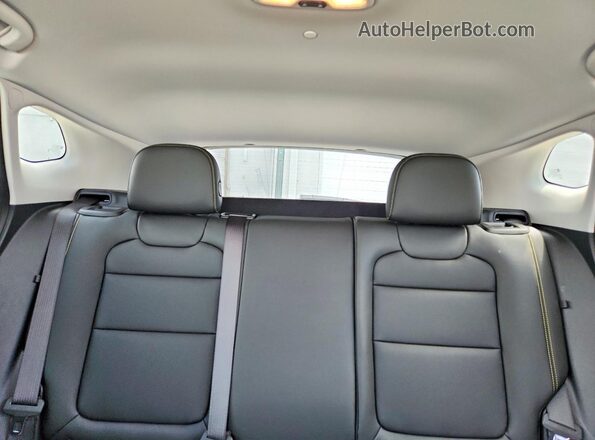 KL77LKEP9TC013465 2026 CHEVROLET TRAX Silver Հետևի նստատեղերի տեսք