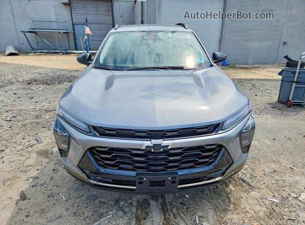 KL77LKEP9TC013465 2026 CHEVROLET TRAX Silver Դիմացի տեսք