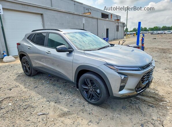 KL77LKEP9TC013465 2026 CHEVROLET TRAX Silver Առջևի աջ