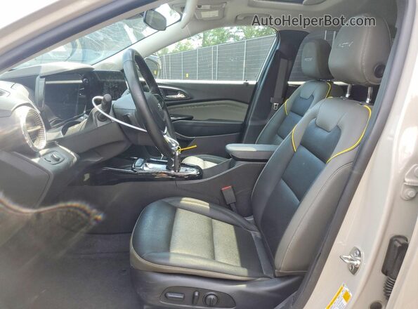 KL77LKEP9TC013501 2026 CHEVROLET TRAX Cream Вид салону спереду