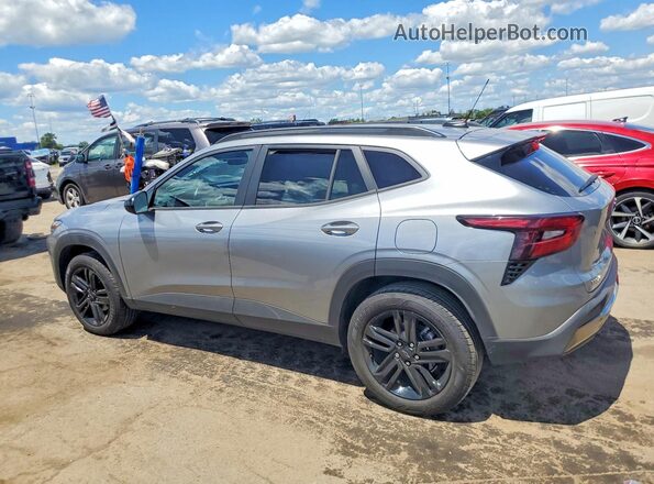 KL77LKEP9TC029519 2026 CHEVROLET TRAX Silver Rear left