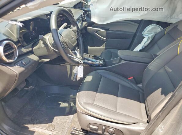 KL77LKEP9TC029519 2026 CHEVROLET TRAX Silver Front interior view