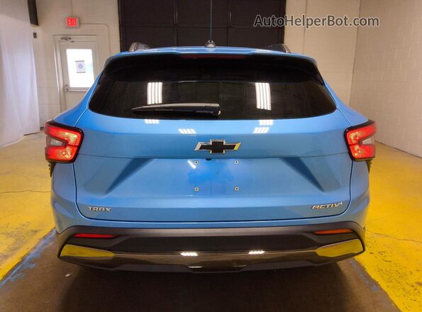 KL77LKEPXSC154530 2025 CHEVROLET TRAX Синий Вид сзади