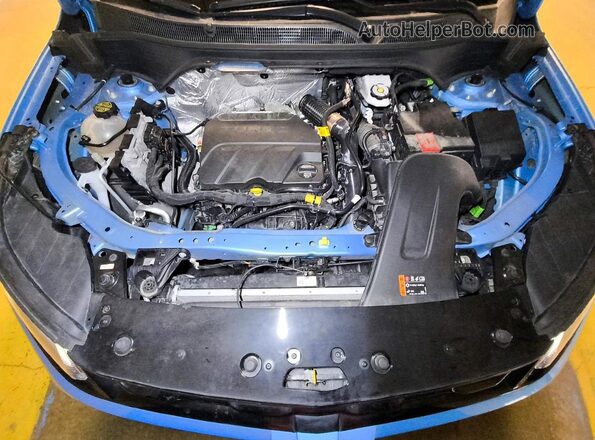 KL77LKEPXSC154530 2025 CHEVROLET TRAX Синий Вид подкапотного пространства