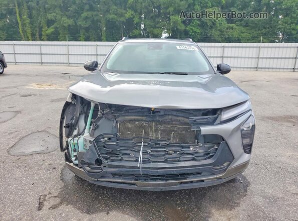 KL77LKEPXSC166743 2025 CHEVROLET TRAX Серый Вид спереди
