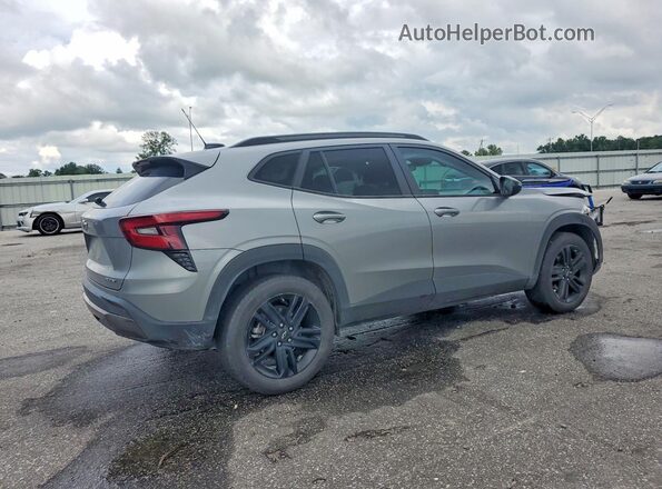 KL77LKEPXSC166743 2025 CHEVROLET TRAX Серый Задняя правая четверть