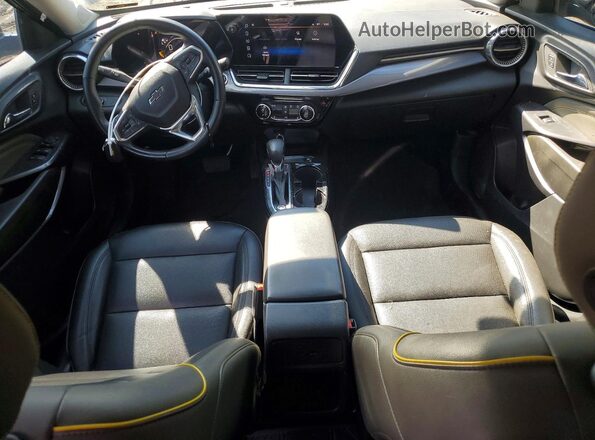 KL77LKEPXSC207596 2025 CHEVROLET TRAX Black Առջևի վահանակի տեսք