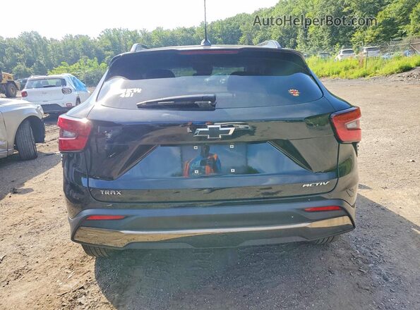 KL77LKEPXSC207596 2025 CHEVROLET TRAX Black Հետևի տեսք