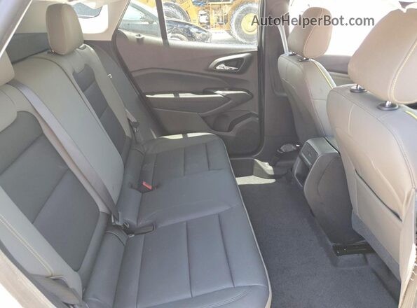 KL77LKEPXTC045731 2026 CHEVROLET TRAX Желто-коричневый Вид задних сидений