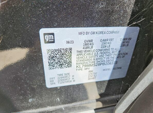 KL79MMS28PB206373 2023 CHEVROLET TRAILBLAZER Black VIN კოდის სტიკერის ხედი