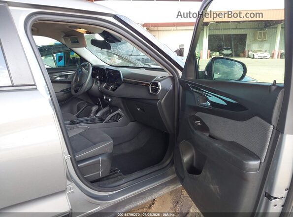 KL79MMSL3RB143310 2024 CHEVROLET TRAILBLAZER Gray Vista interior delantera