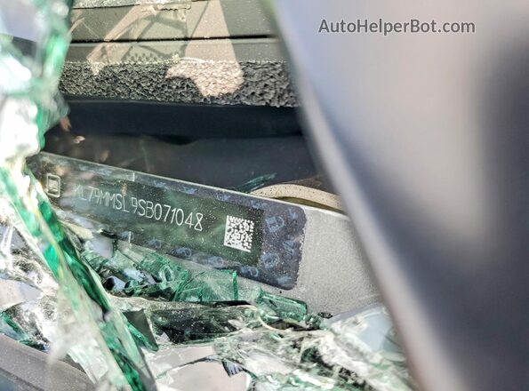 KL79MMSL9SB071048 2025 CHEVROLET TRAILBLAZER Серебряный Вид подкапотного пространства