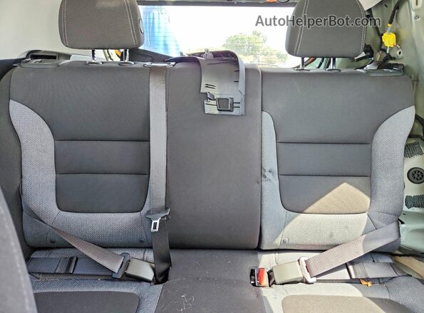 KL79MMSP3SB168409 2025 CHEVROLET TRAILBLAZER Green Rear seats view