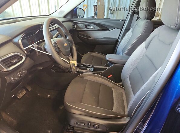 KL79MPS28PB133877 2023 CHEVROLET TRAILBLAZER Blue Front interior view